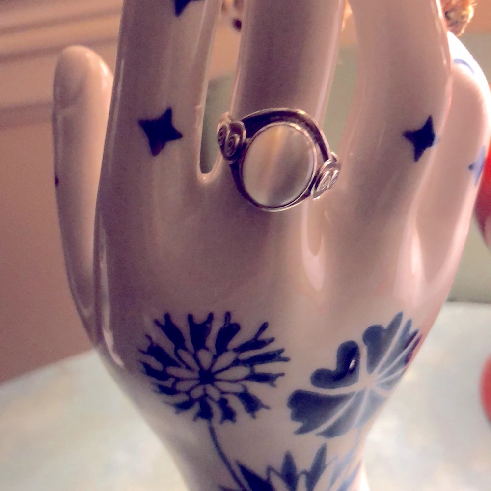Women’s boho tiger ish sterling silver ring.